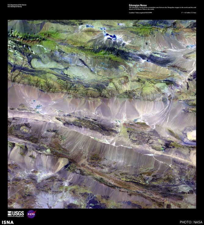 ناحیه انتقالی Edrengiyn Nuruu بین استپهای مغولستان در شمال و بیابانهای بایر شمال چین